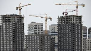 Как правильно класть плинтуса на пол?